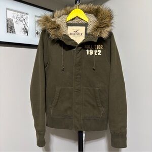Hollister zip fur hooded Sherpa hoodie size small olive green